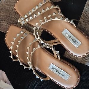 Like new size 6.5 Steve Madden flips